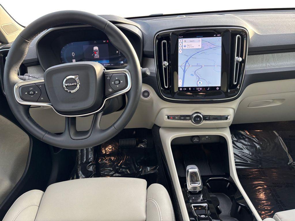 new 2025 Volvo XC40 car, priced at $51,565