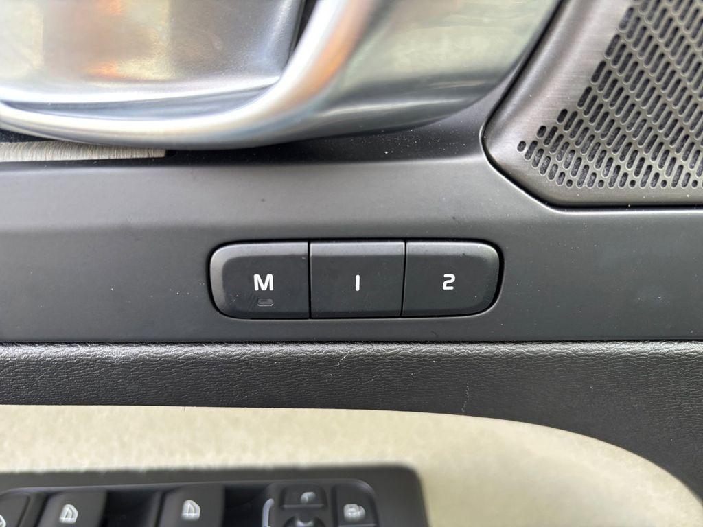 new 2025 Volvo XC40 car, priced at $51,565