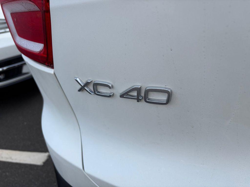 new 2025 Volvo XC40 car, priced at $51,565