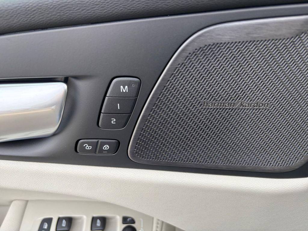 new 2026 Volvo XC60 Plug-In Hybrid car, priced at $73,235