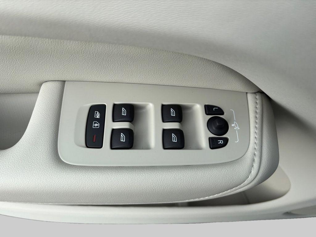 new 2026 Volvo XC60 car, priced at $61,335