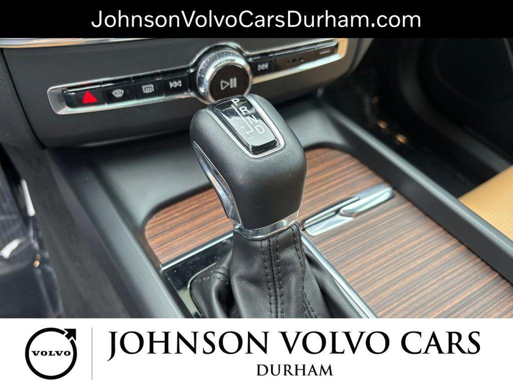 used 2021 Volvo XC60 car, priced at $21,831