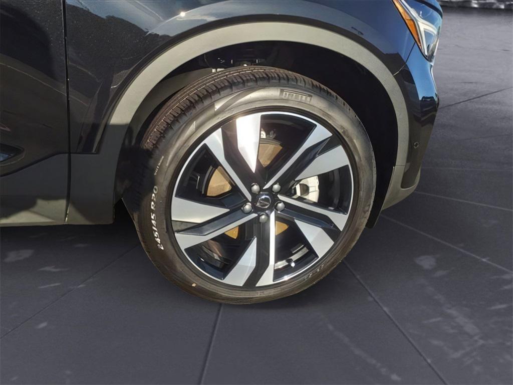 new 2025 Volvo XC40 car, priced at $36,984