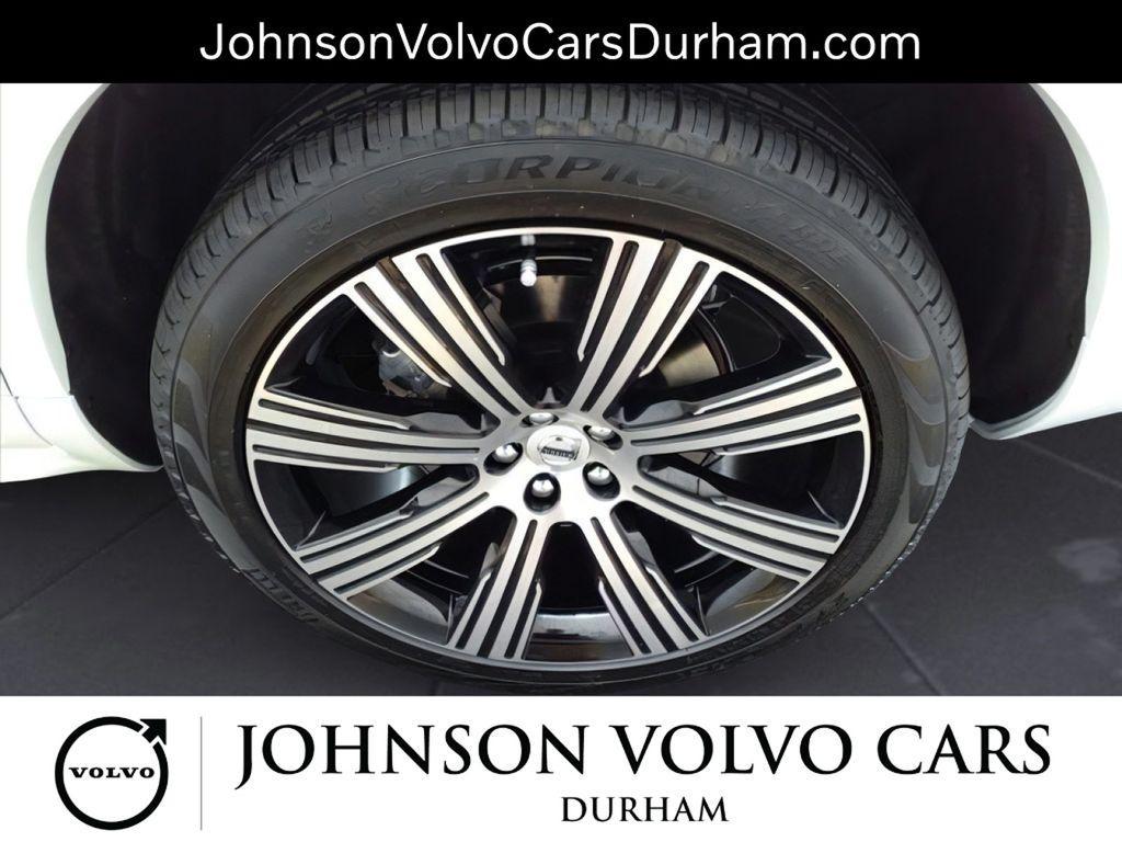 new 2025 Volvo XC90 car, priced at $49,984