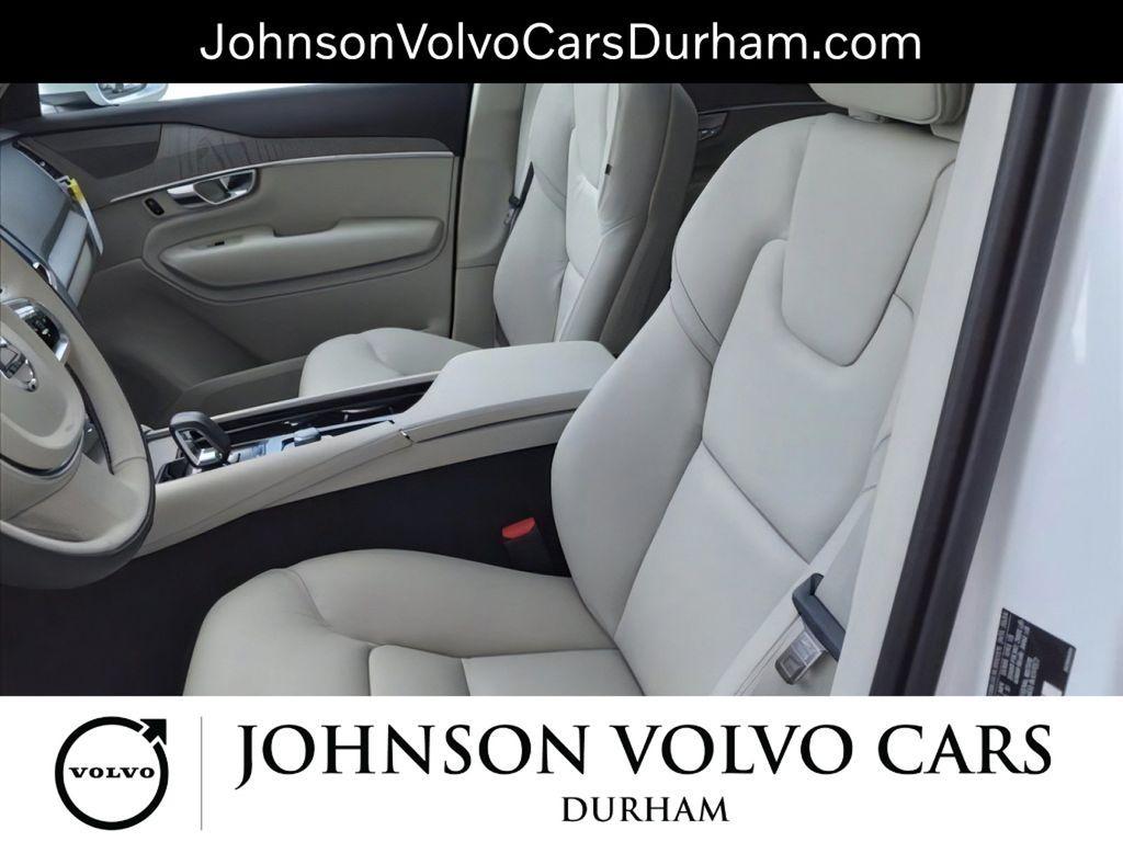 new 2025 Volvo XC90 car, priced at $49,984