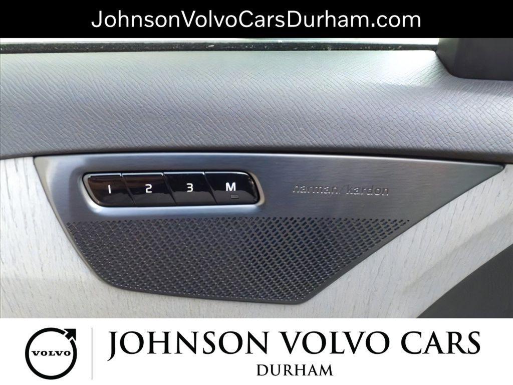 new 2025 Volvo XC90 car, priced at $49,984
