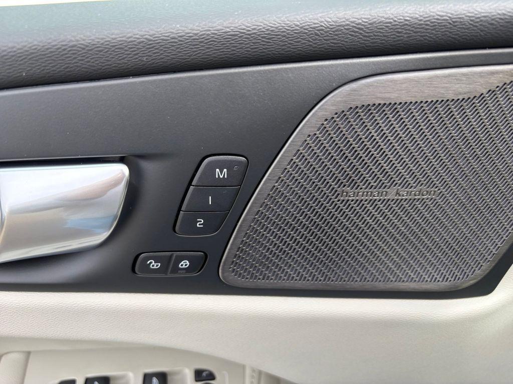 new 2026 Volvo XC60 car, priced at $61,935