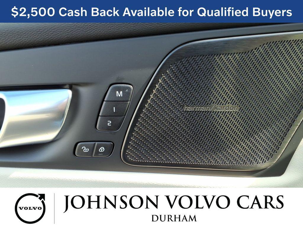 new 2026 Volvo XC60 car, priced at $61,435