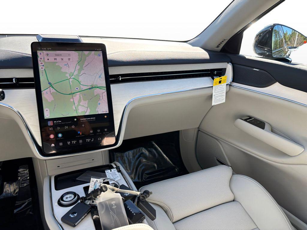 new 2025 Volvo EX90 car, priced at $81,025