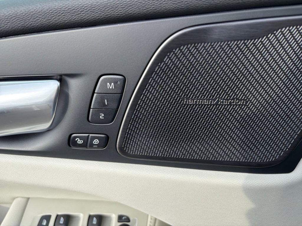 new 2026 Volvo XC60 Plug-In Hybrid car, priced at $73,235