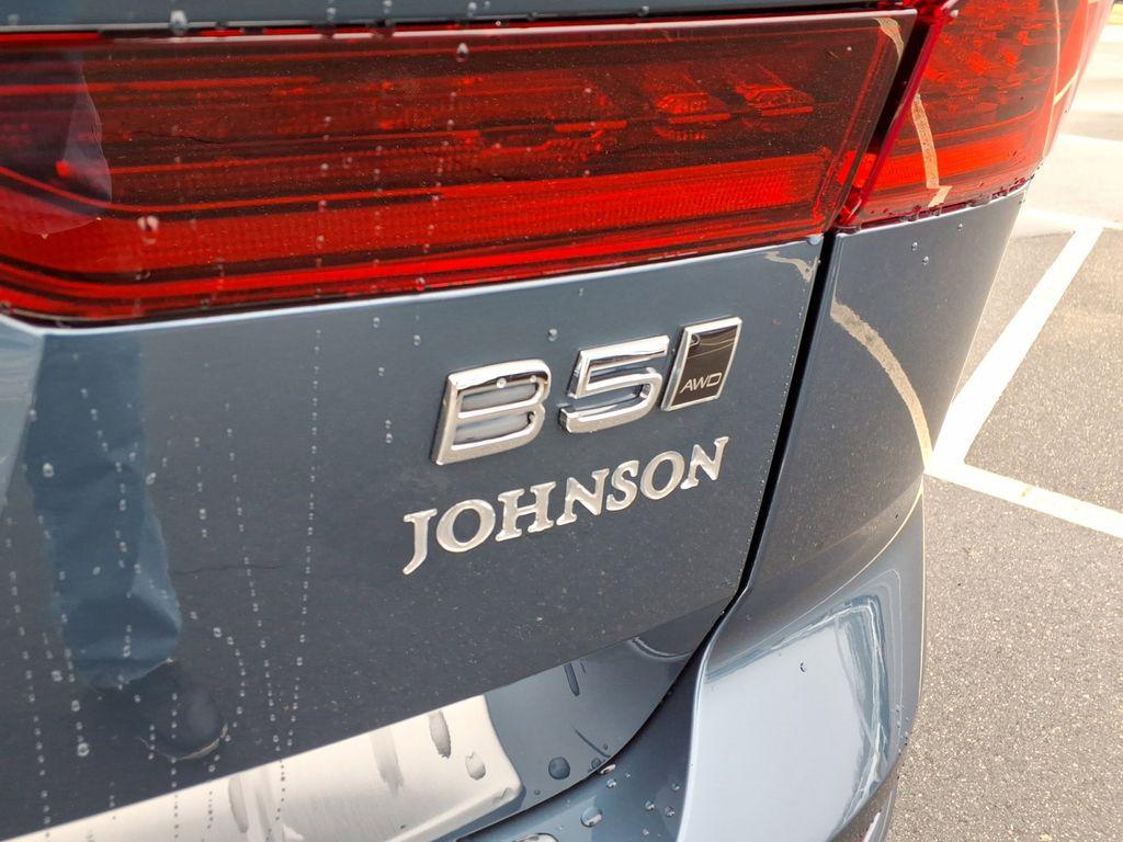 new 2026 Volvo XC60 car, priced at $61,935