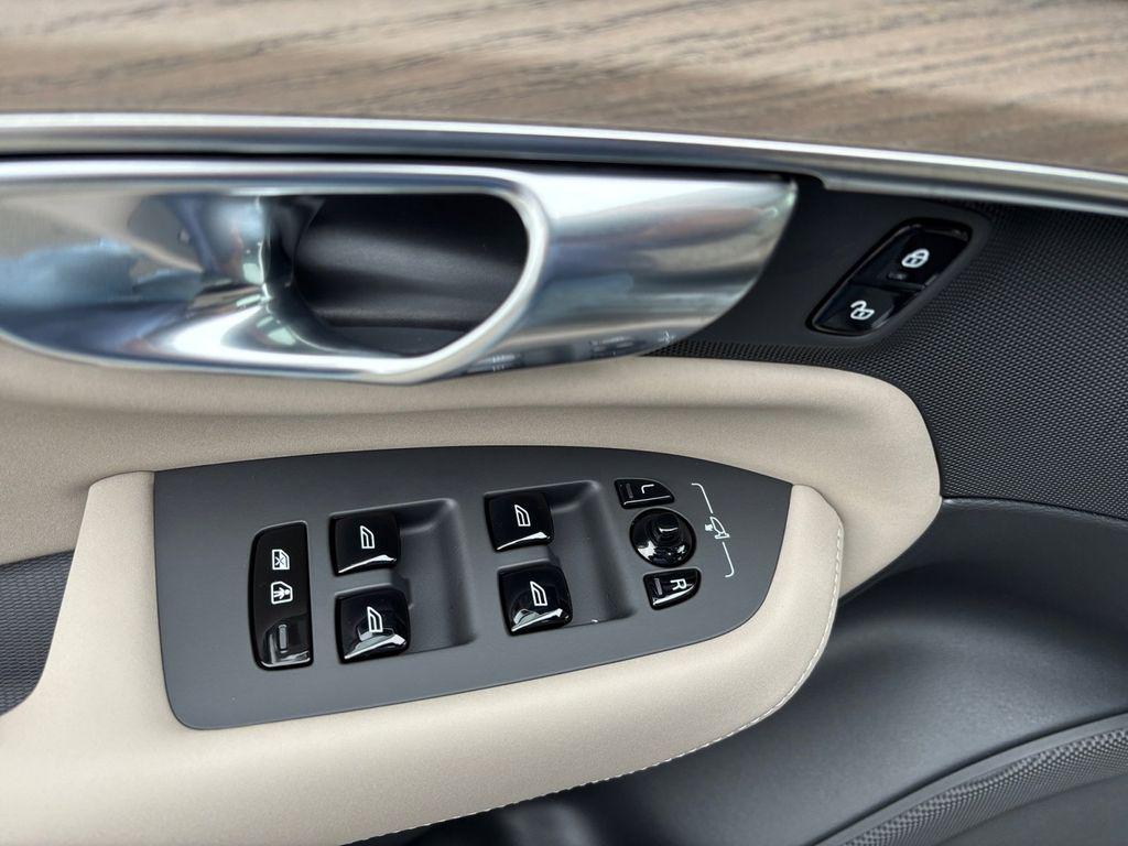 new 2026 Volvo XC90 Plug-In Hybrid car, priced at $79,375