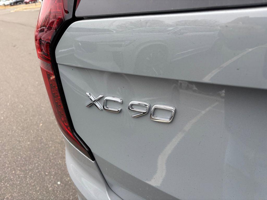 new 2026 Volvo XC90 Plug-In Hybrid car, priced at $79,375