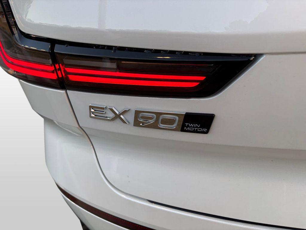 new 2025 Volvo EX90 car, priced at $81,025