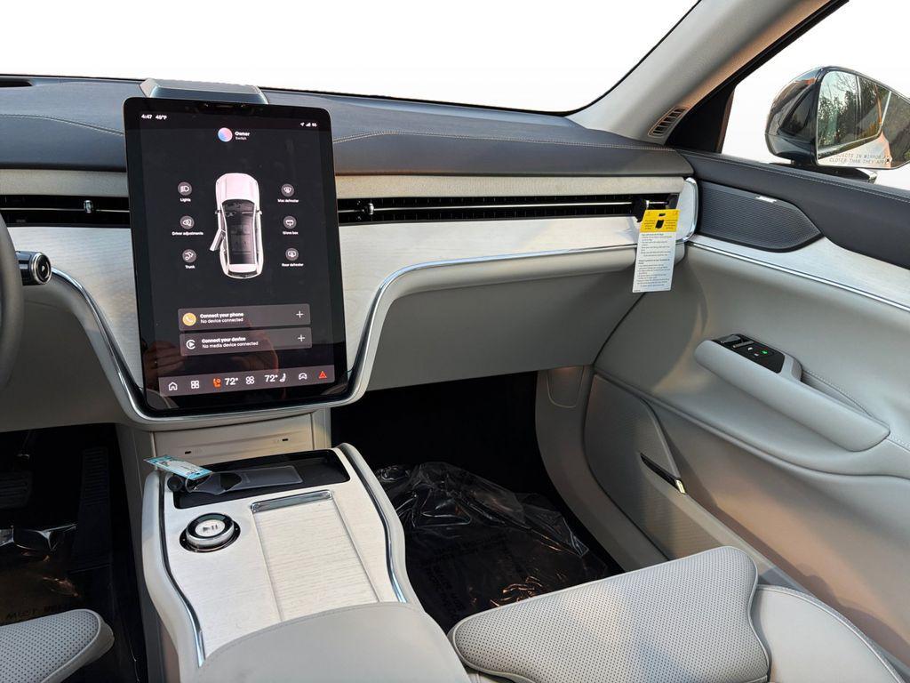 new 2025 Volvo EX90 car, priced at $81,025