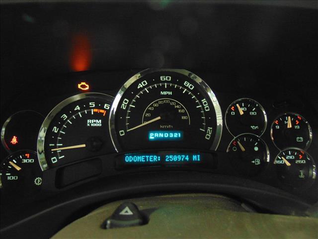 used 2005 Cadillac Escalade car, priced at $4,500