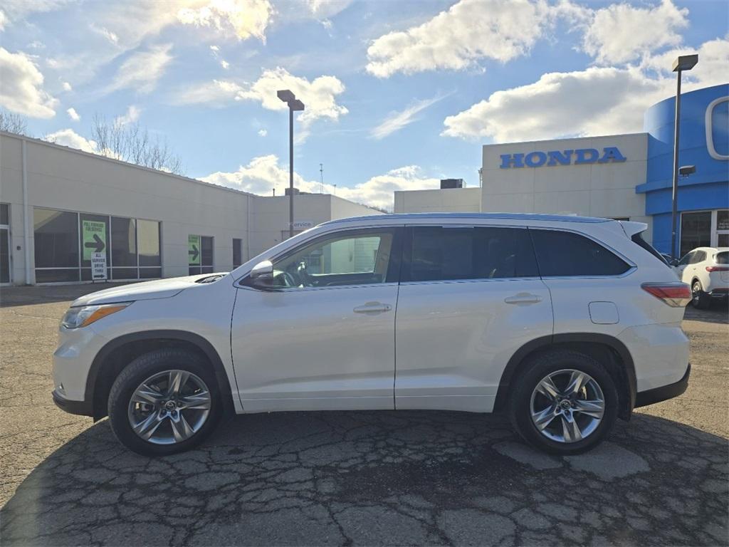 used 2016 Toyota Highlander car, priced at $21,670