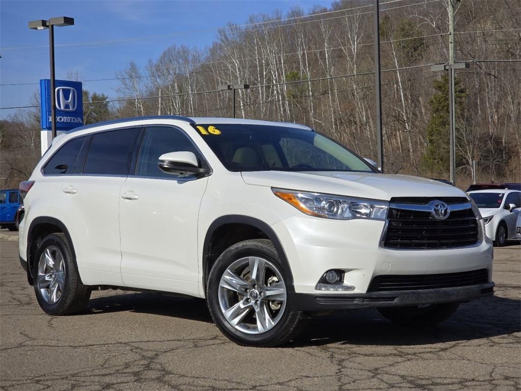 used 2016 Toyota Highlander car, priced at $21,670