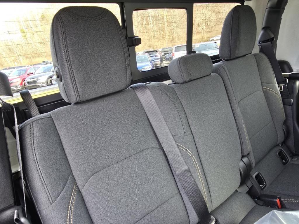 new 2026 Jeep Gladiator car, priced at $44,980