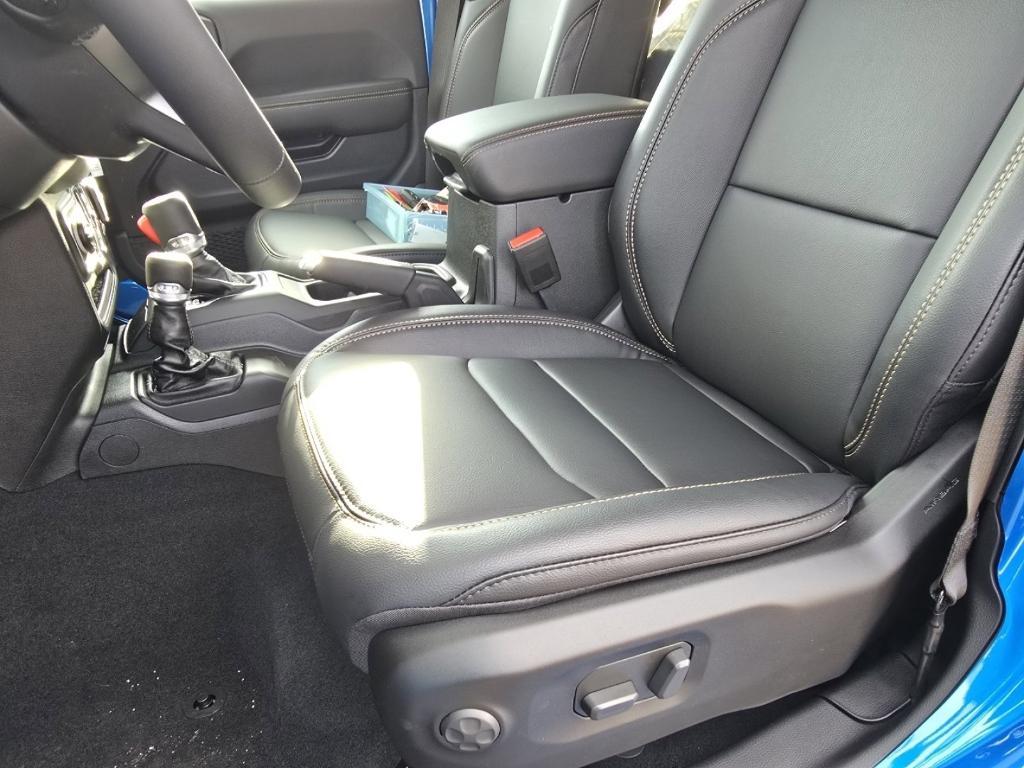 new 2026 Jeep Gladiator car, priced at $45,980