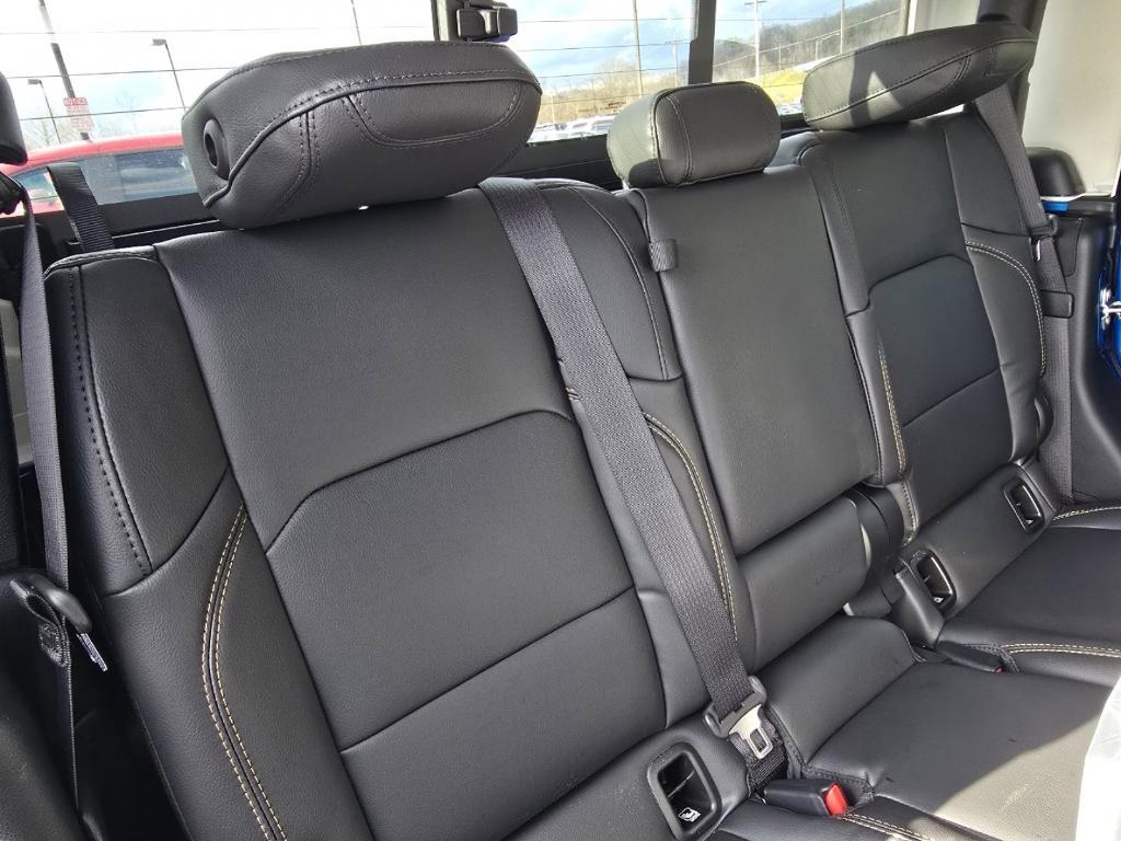 new 2026 Jeep Gladiator car, priced at $45,980