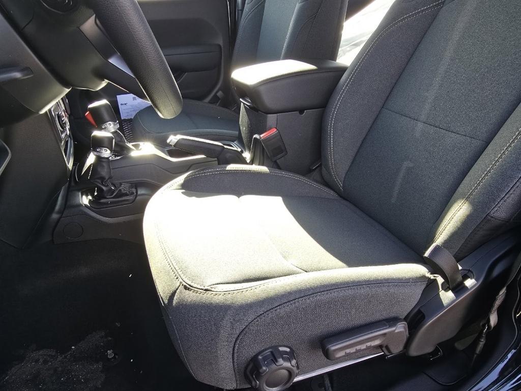 new 2026 Jeep Gladiator car, priced at $38,980