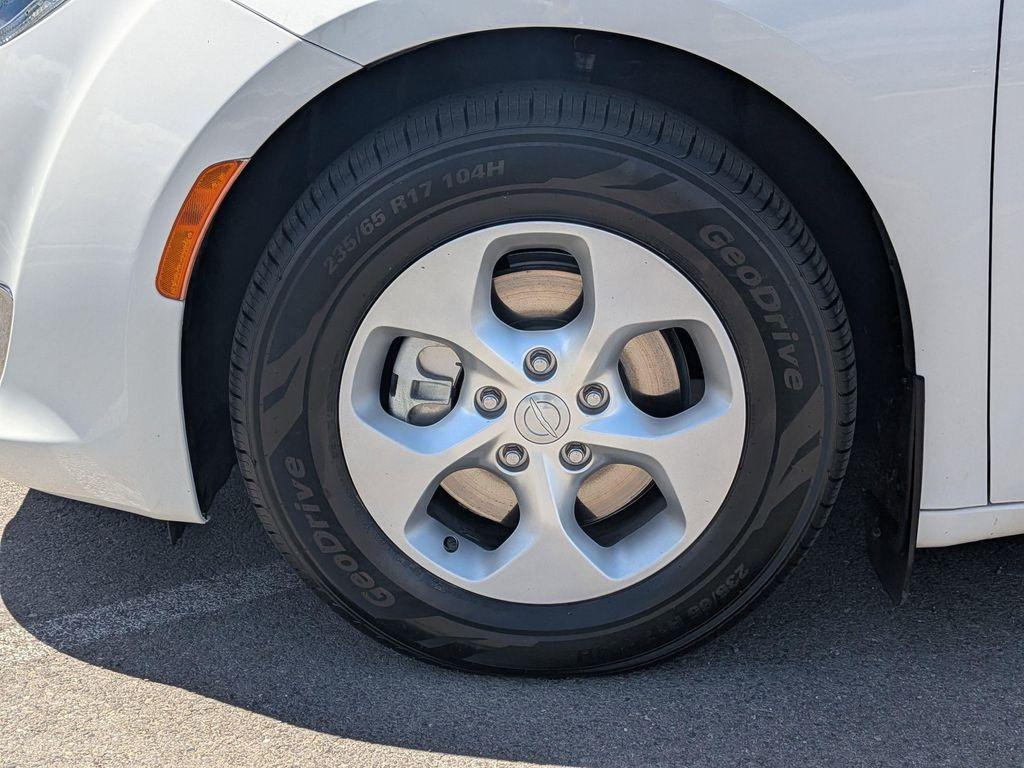 used 2018 Chrysler Pacifica Hybrid car, priced at $17,080