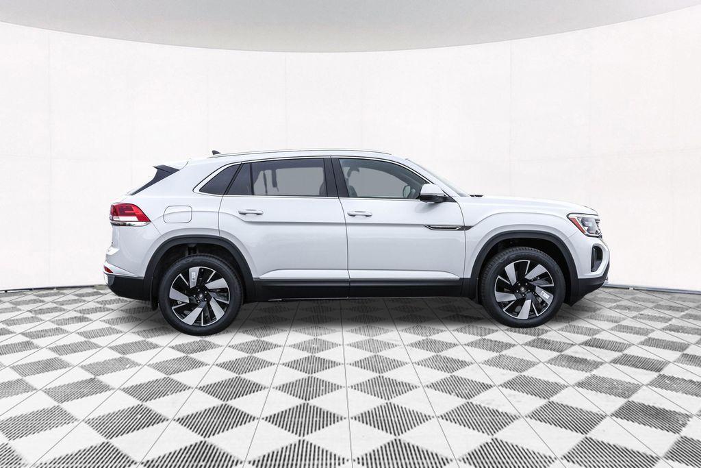 new 2026 Volkswagen Atlas Cross Sport car, priced at $47,562