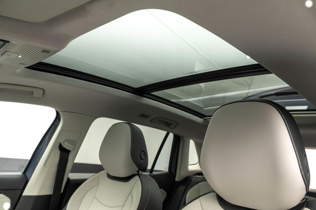 used 2025 Volkswagen Tiguan car, priced at $31,327