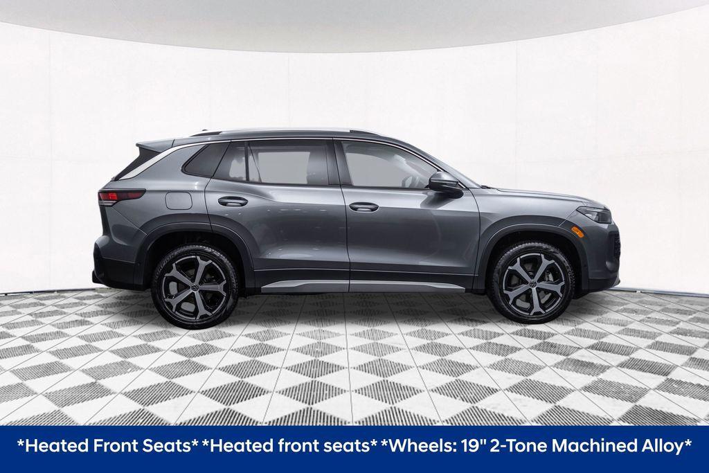 used 2025 Volkswagen Tiguan car, priced at $31,335