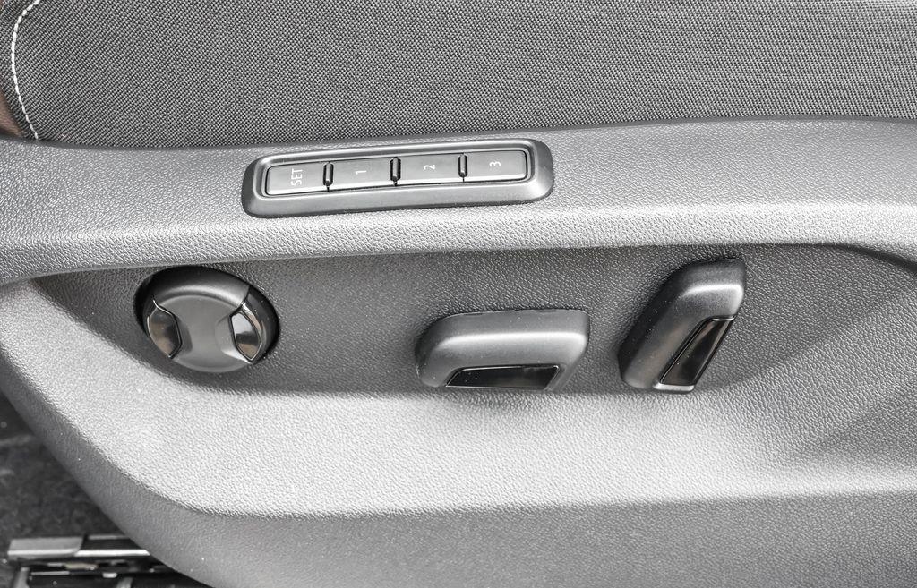 new 2026 Volkswagen Atlas car, priced at $47,336