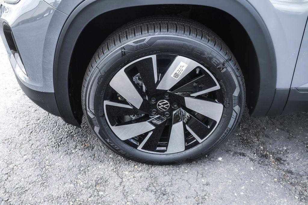 new 2026 Volkswagen Atlas Cross Sport car, priced at $44,505