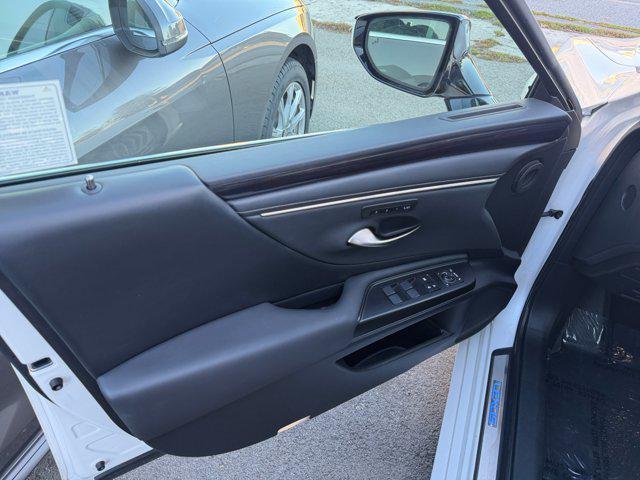 used 2020 Lexus ES 300h car, priced at $28,888