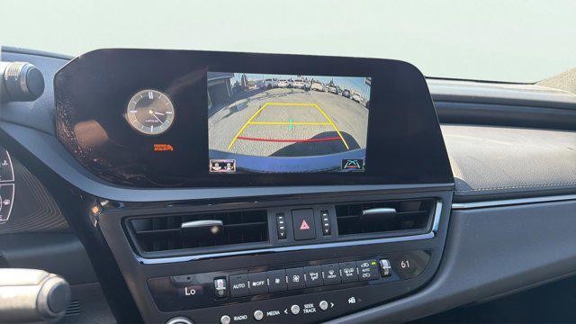used 2022 Lexus ES 300h car, priced at $33,995