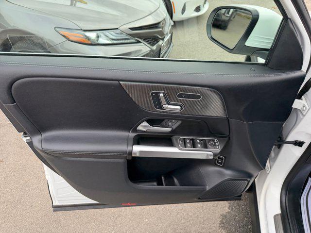 used 2022 Mercedes-Benz GLB 250 car, priced at $24,999