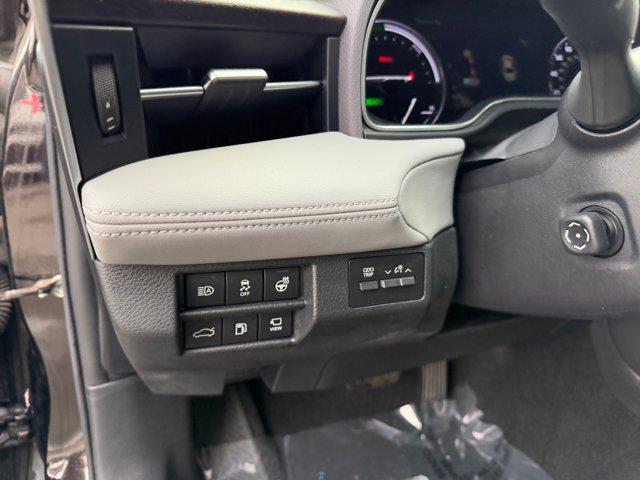 used 2019 Toyota Avalon Hybrid car, priced at $27,995