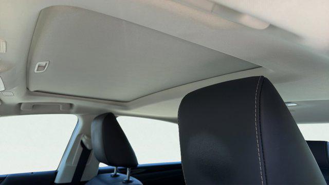 used 2022 Lexus ES 300h car, priced at $34,500