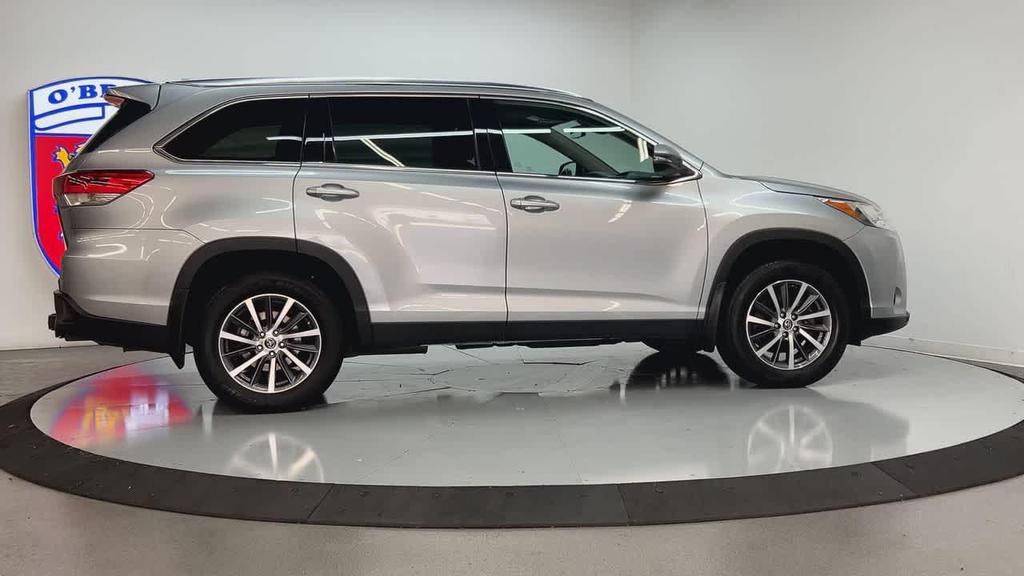 2019 Celestial Silver Metallic Toyota Highlander