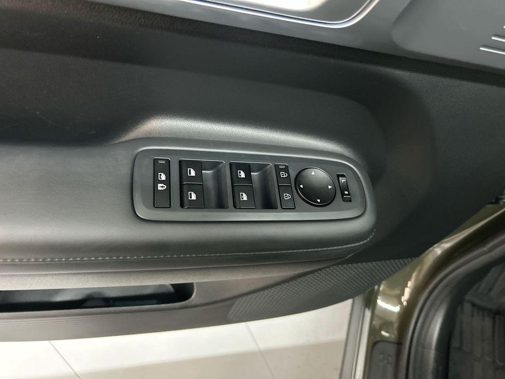 used 2024 Hyundai Santa Fe car, priced at $31,900