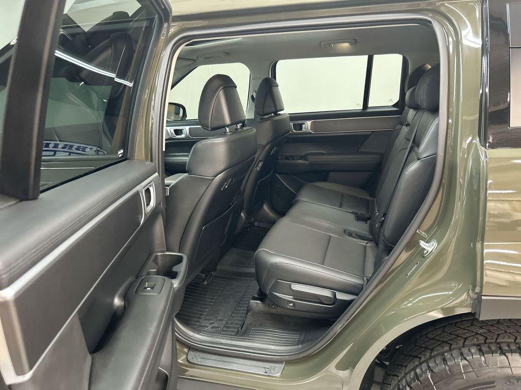 used 2024 Hyundai Santa Fe car, priced at $31,900