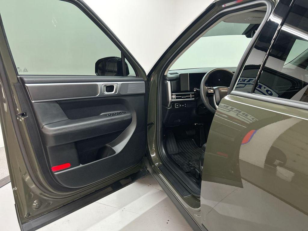 used 2024 Hyundai Santa Fe car, priced at $31,900