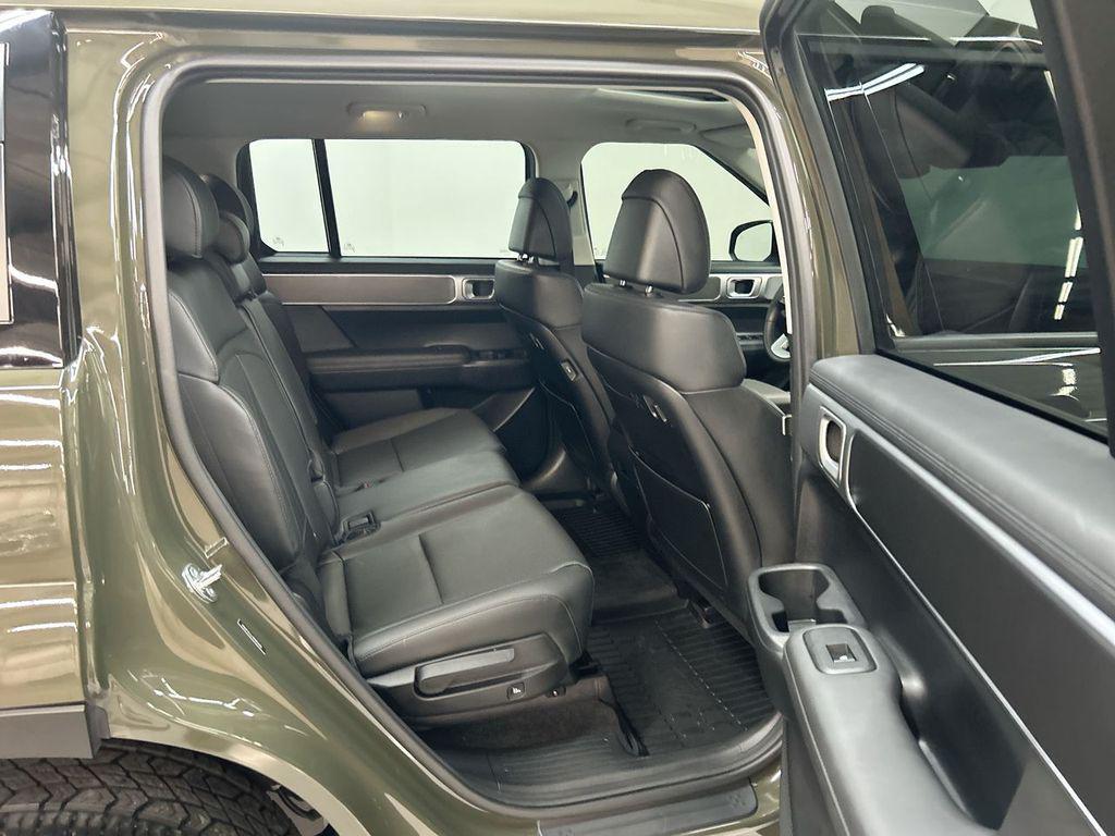 used 2024 Hyundai Santa Fe car, priced at $31,900