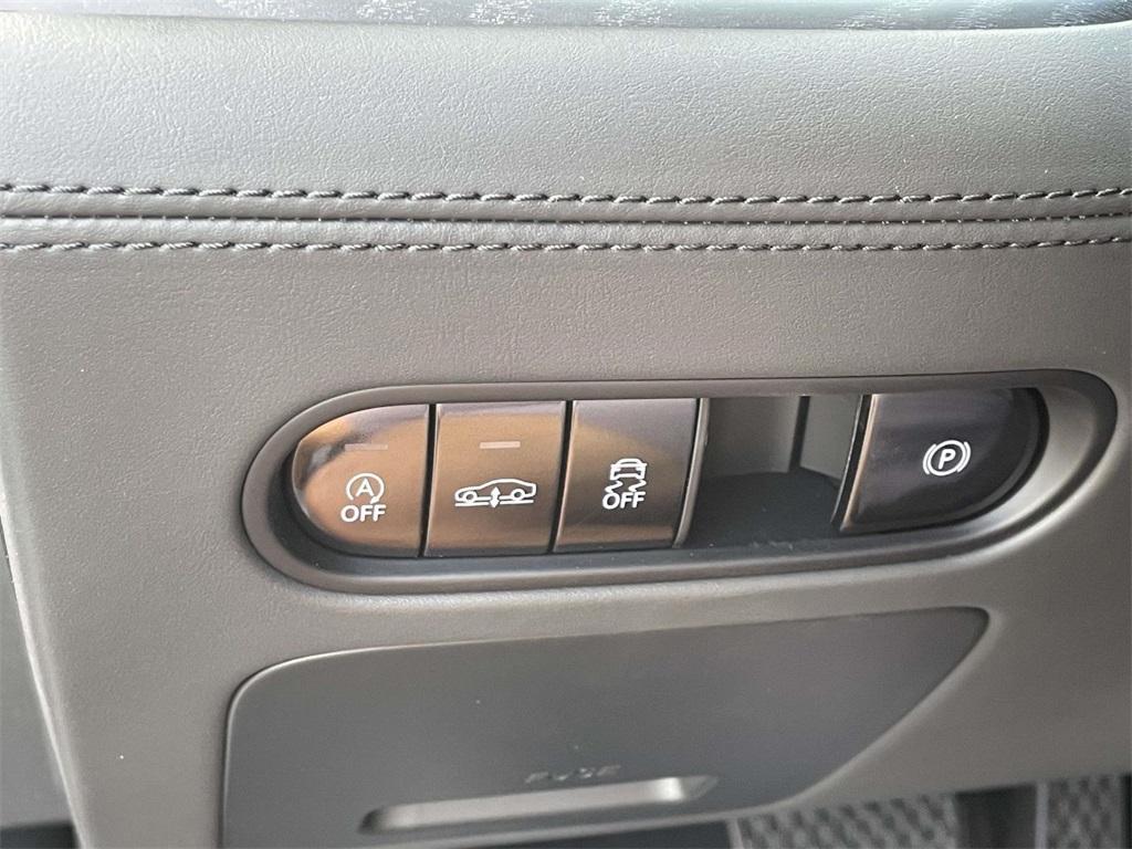 new 2026 Genesis G90 car, priced at $108,160