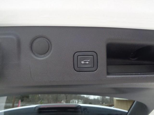 used 2022 Chevrolet Equinox car, priced at $23,495