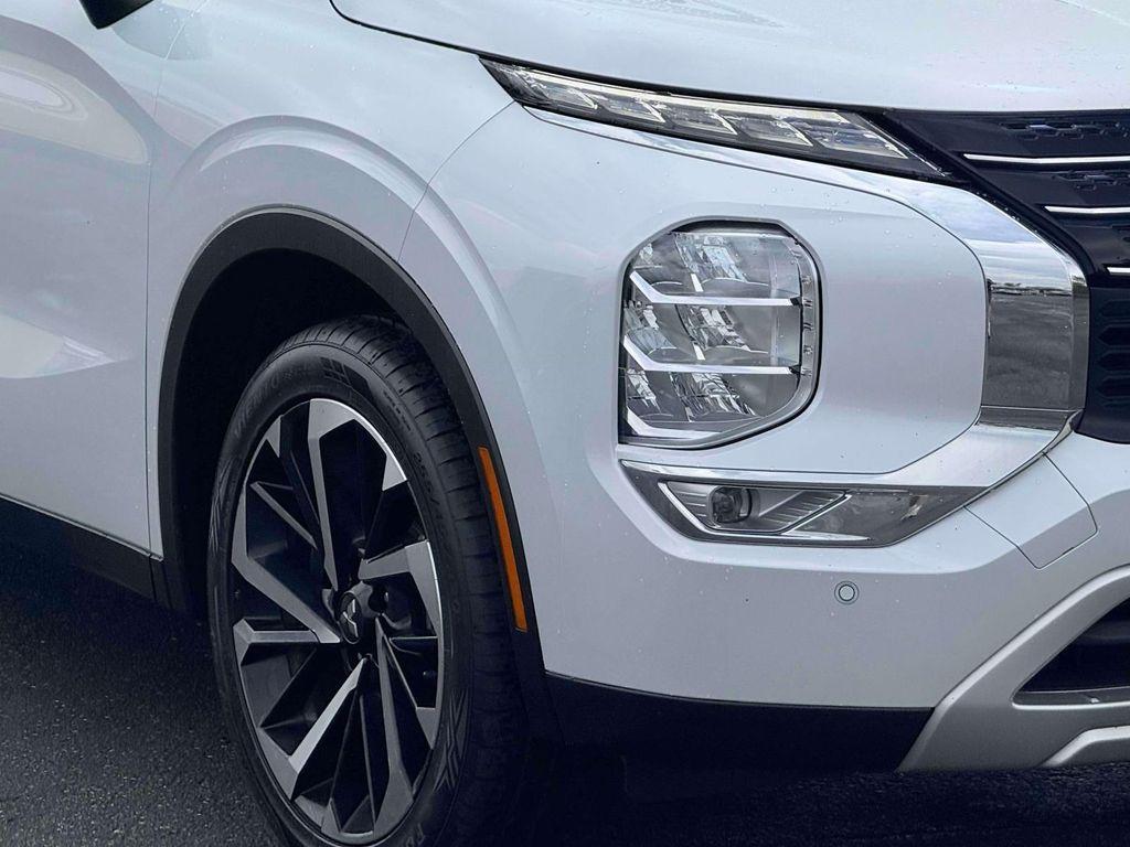 used 2024 Mitsubishi Outlander car, priced at $23,093