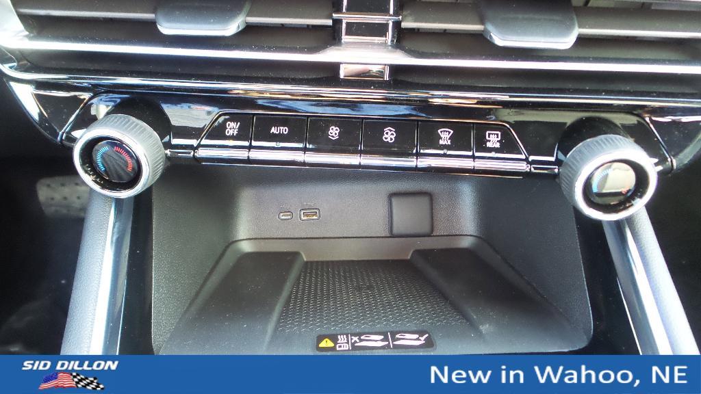 new 2026 Chevrolet Traverse car, priced at $46,020