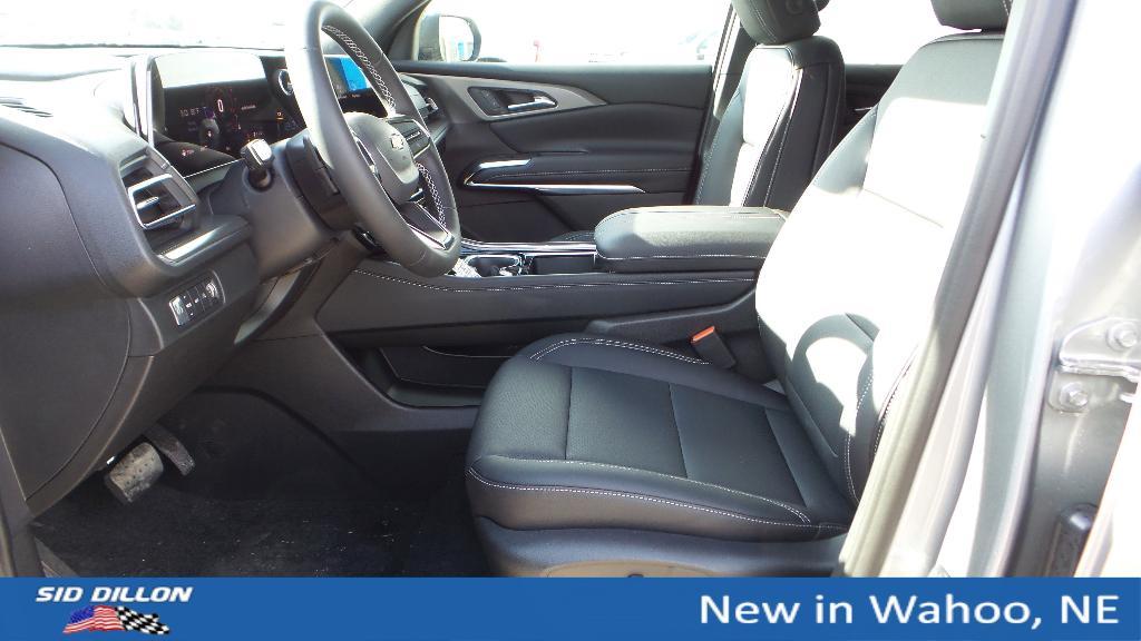 new 2026 Chevrolet Traverse car, priced at $46,020