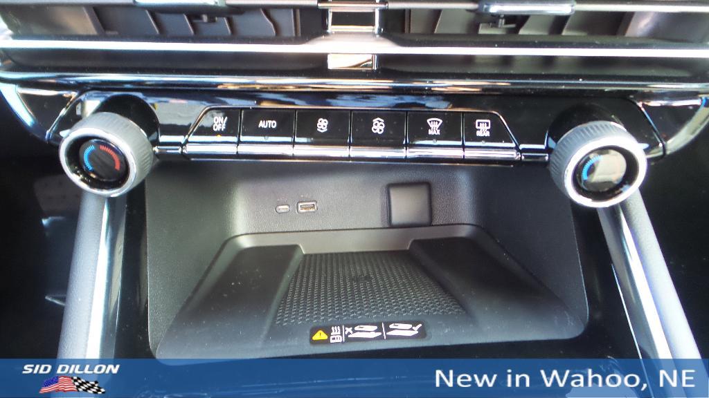 new 2026 Chevrolet Traverse car, priced at $44,532