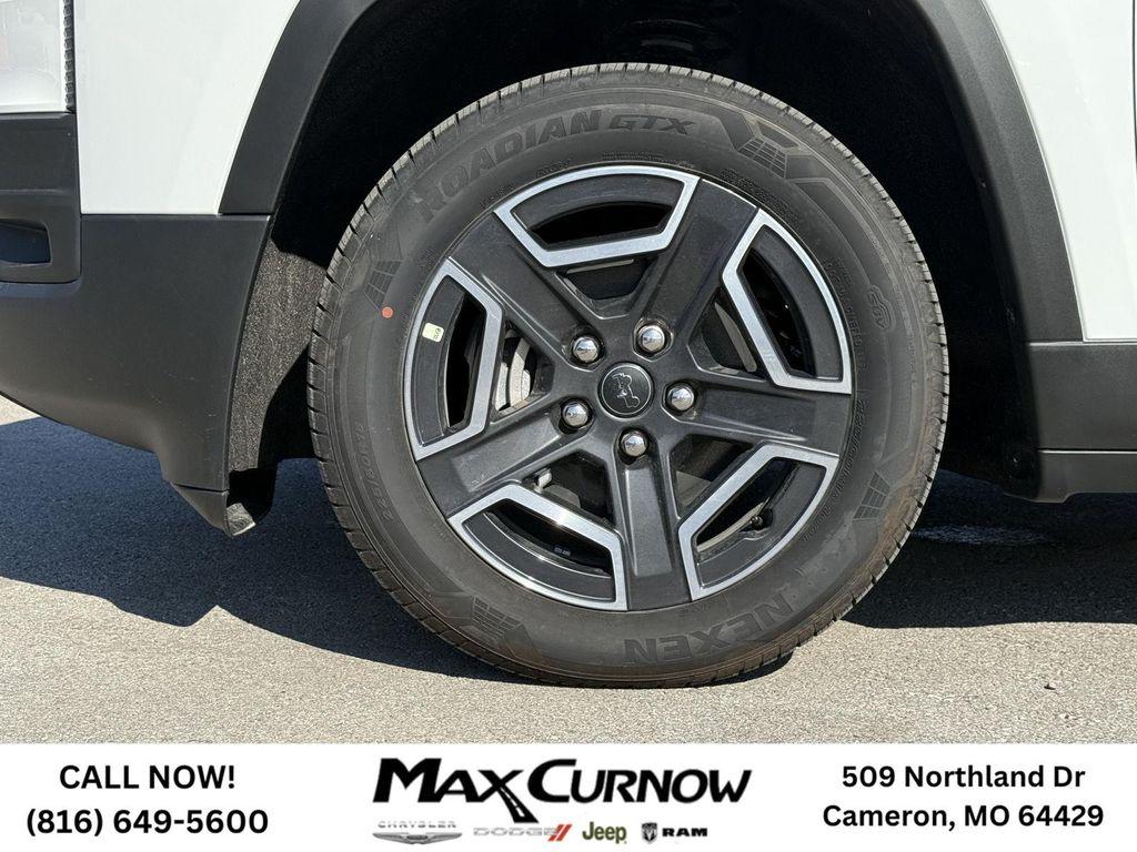 new 2026 Jeep Cherokee car, priced at $40,490