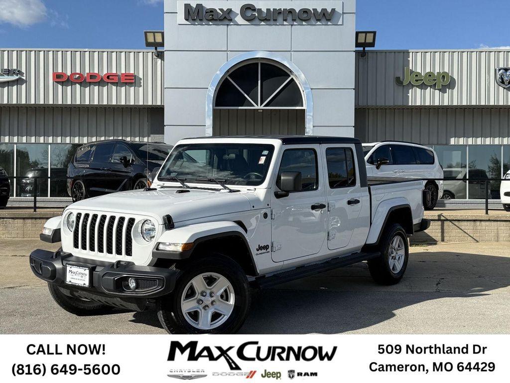used 2022 Jeep Gladiator car, priced at $27,567
